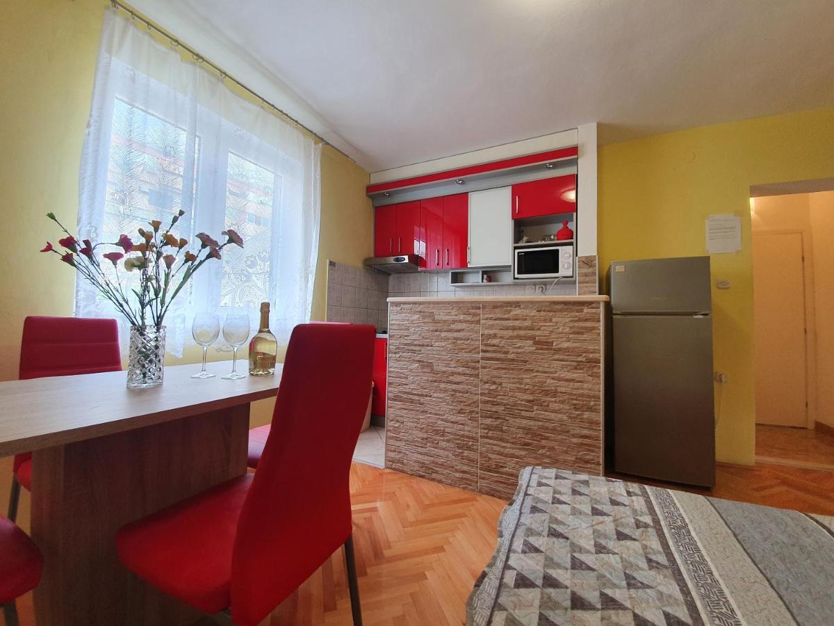 Apartments Ribarevic Makarska Ngoại thất bức ảnh