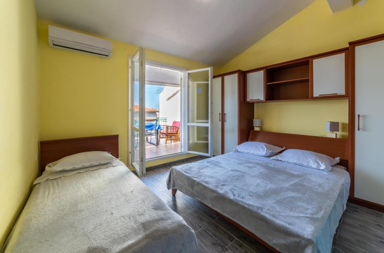 Apartments Ribarevic Makarska Ngoại thất bức ảnh